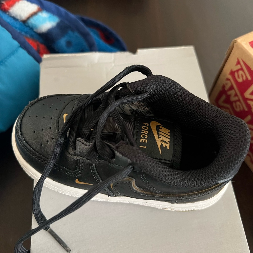 Nike Kids Black and Gold Sneakers - Picture 2 of 4